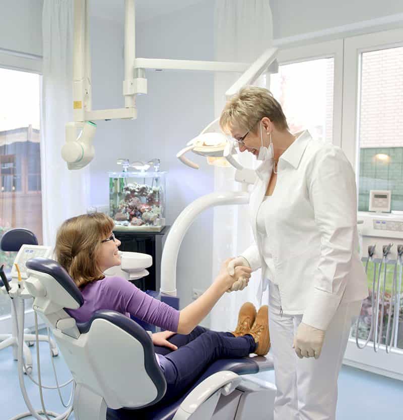 Desinfektion von Behandlungseinheiten beim Zahnarzt